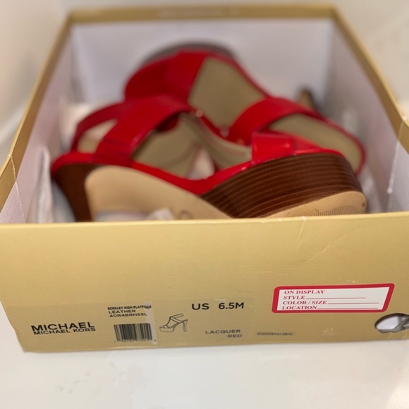 Michael Kors | Berkley Leather Platform Sandal - Picture 3 of 4